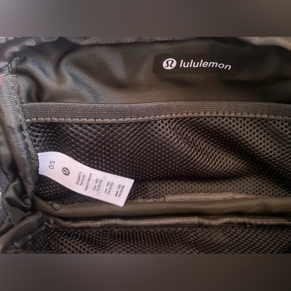 Lululemon everywhere belt bag extended discontinued - Picture 3 of 4